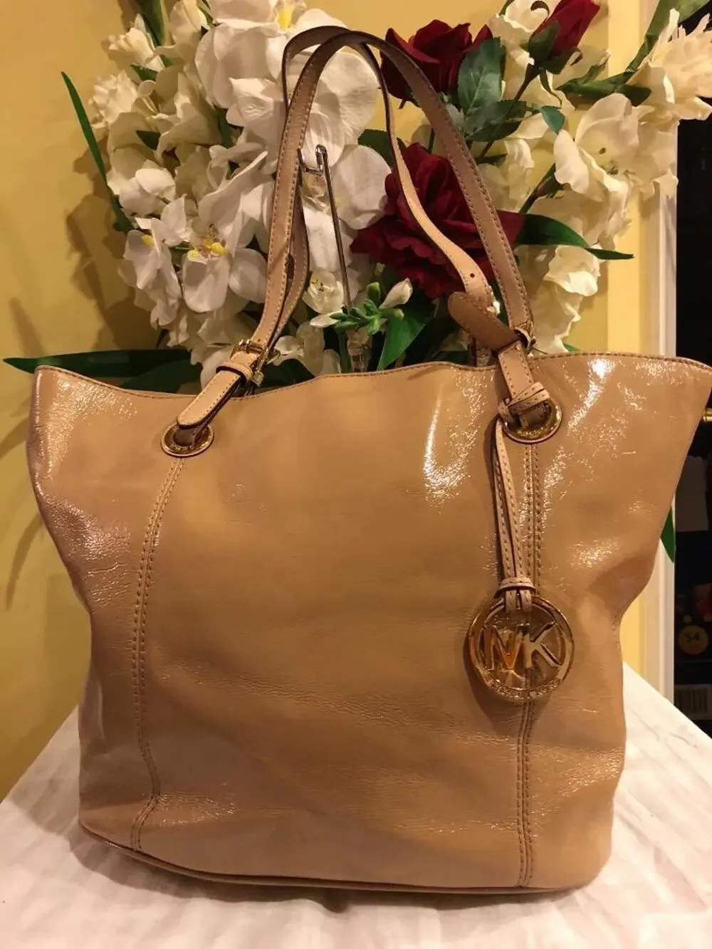 Michael Kors BEIGE PATENT LEATHER TOTE BAG PURSE (300